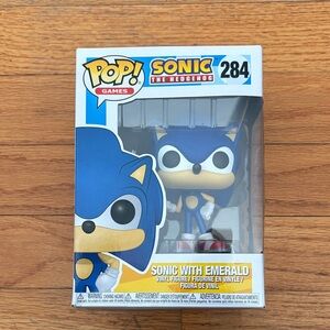 Funko Pop! Sonic with Emerald - Blue and Yellow